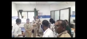 શું ગુજરાતમાં પોલીસ જ સુરક્ષિત નથી કે શુ??રીક્ષા ચાલકનો મહિલા હોમગાર્ડ પર એસિડ અટેક !!!